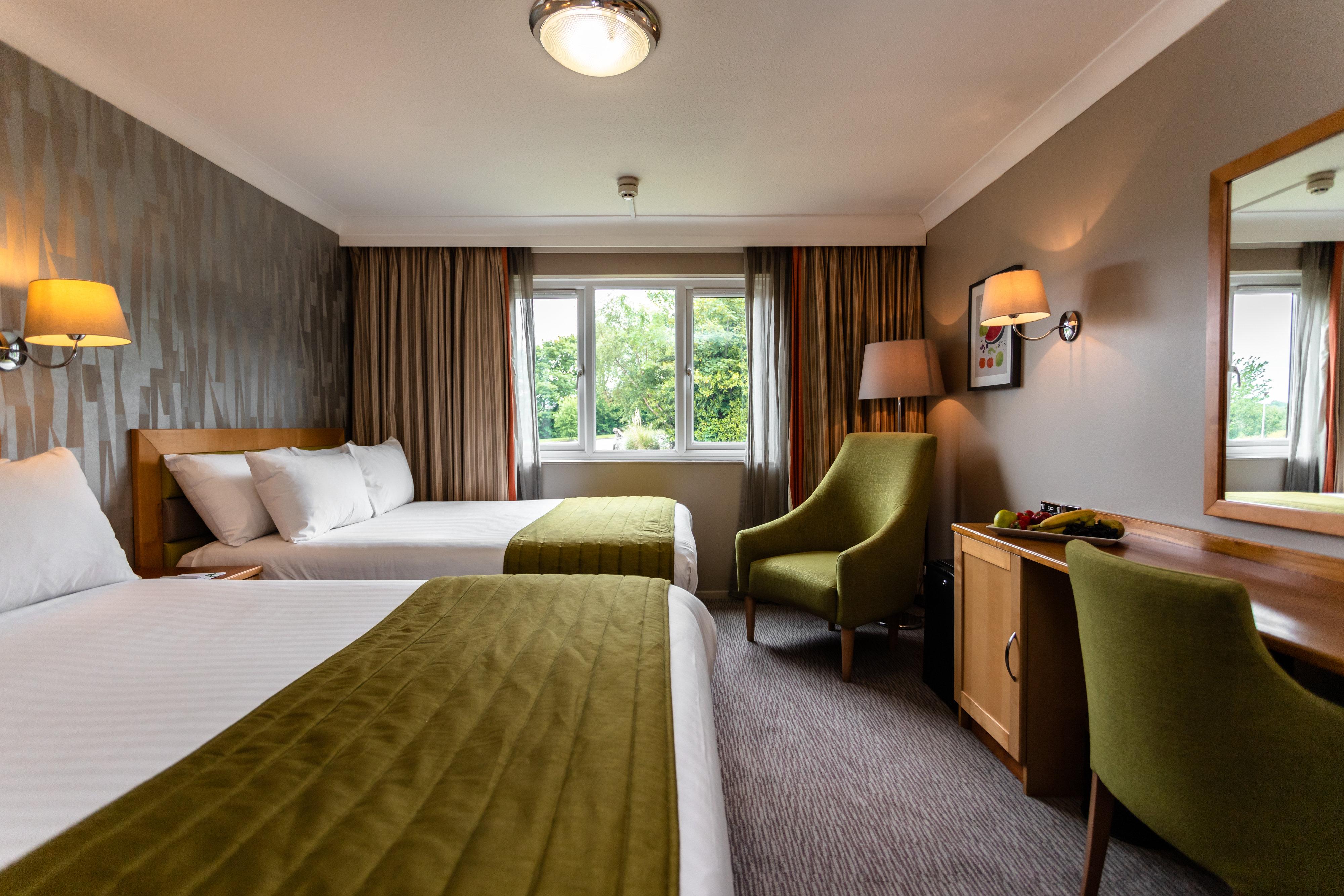 غرفة رباعية بسريرين مزدوجين