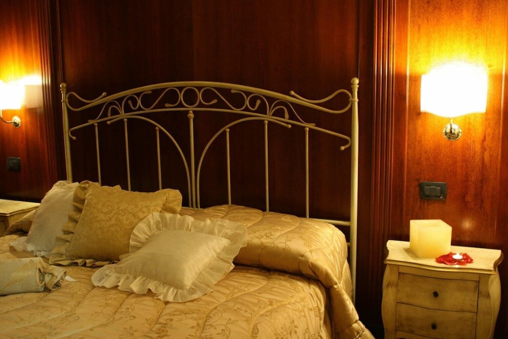 Hotel Tesoretto 24/37