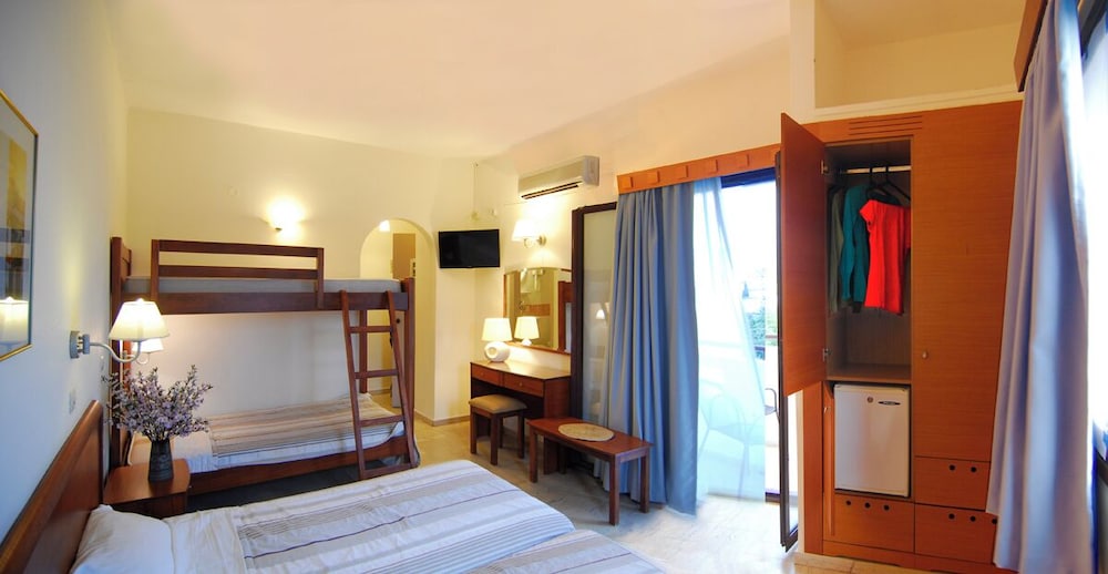 Lato Hotel 14/44