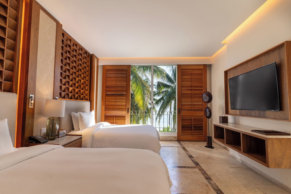 Master, Suite, 2 Queen Beds, Ocean Front