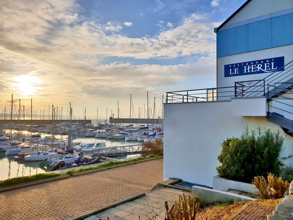 Ibis Granville Port De Plaisance 54/63