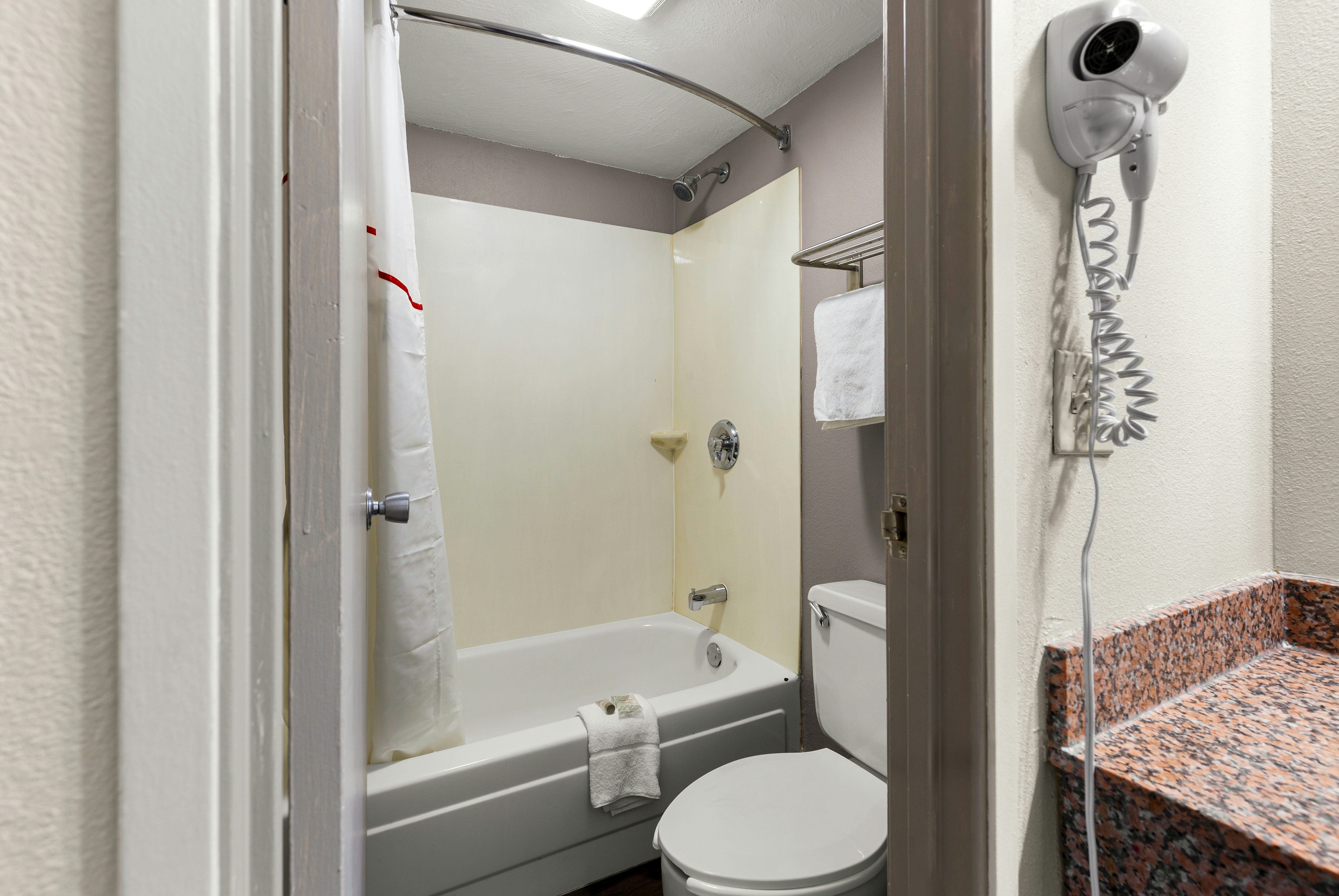 غرفة سوبيريور بسرير كينج، Red Roof Inn Springfield Il 6/6