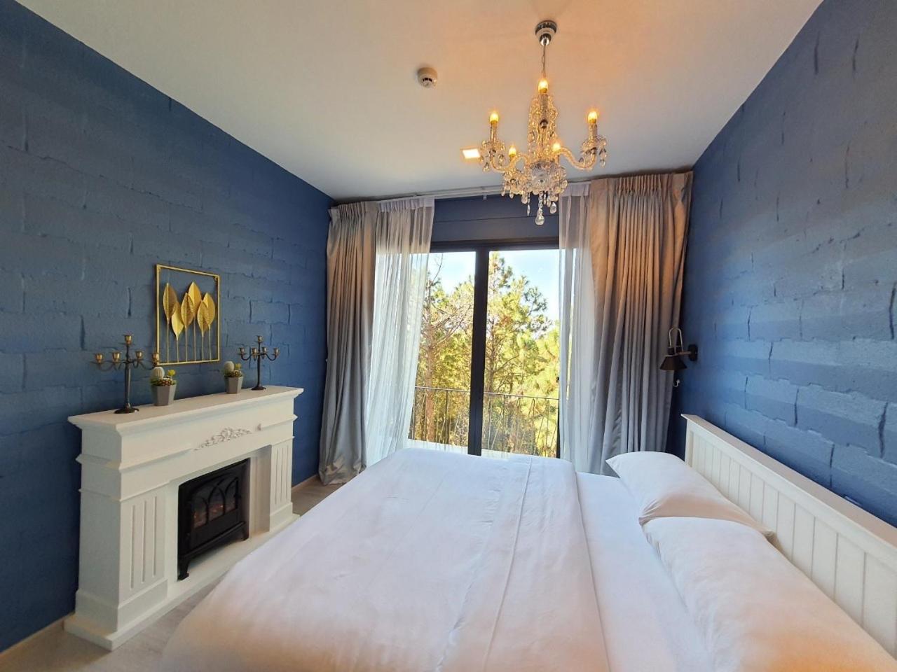 2 Bedrooms, House