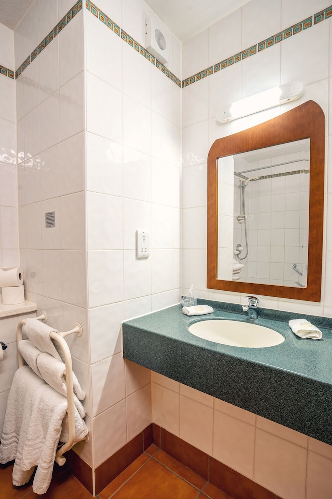 Ballina Manor Hotel 30/50