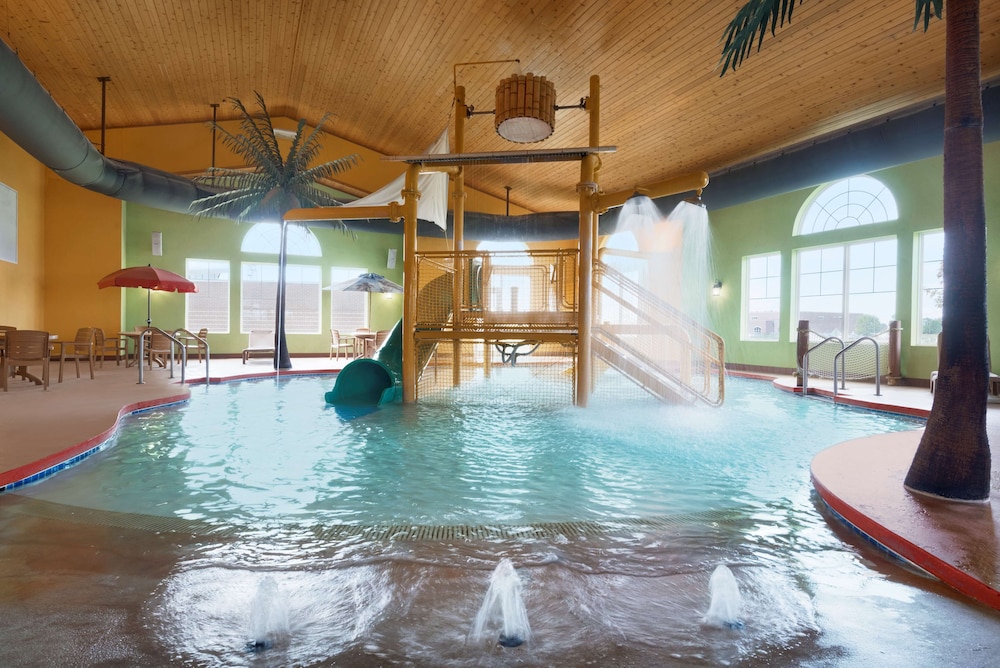 Country Inn & Suites By Radisson, Appleton North, WI 4/35
