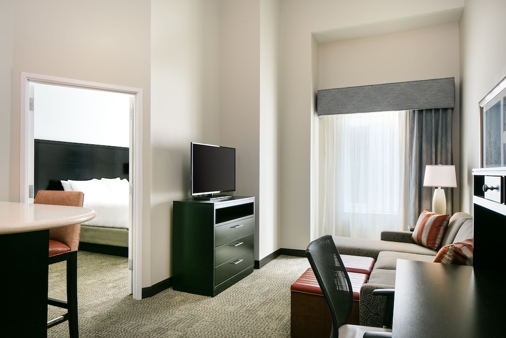 STAYBRIDGE SUITES DES MOINES DOWNTOWN 40/57