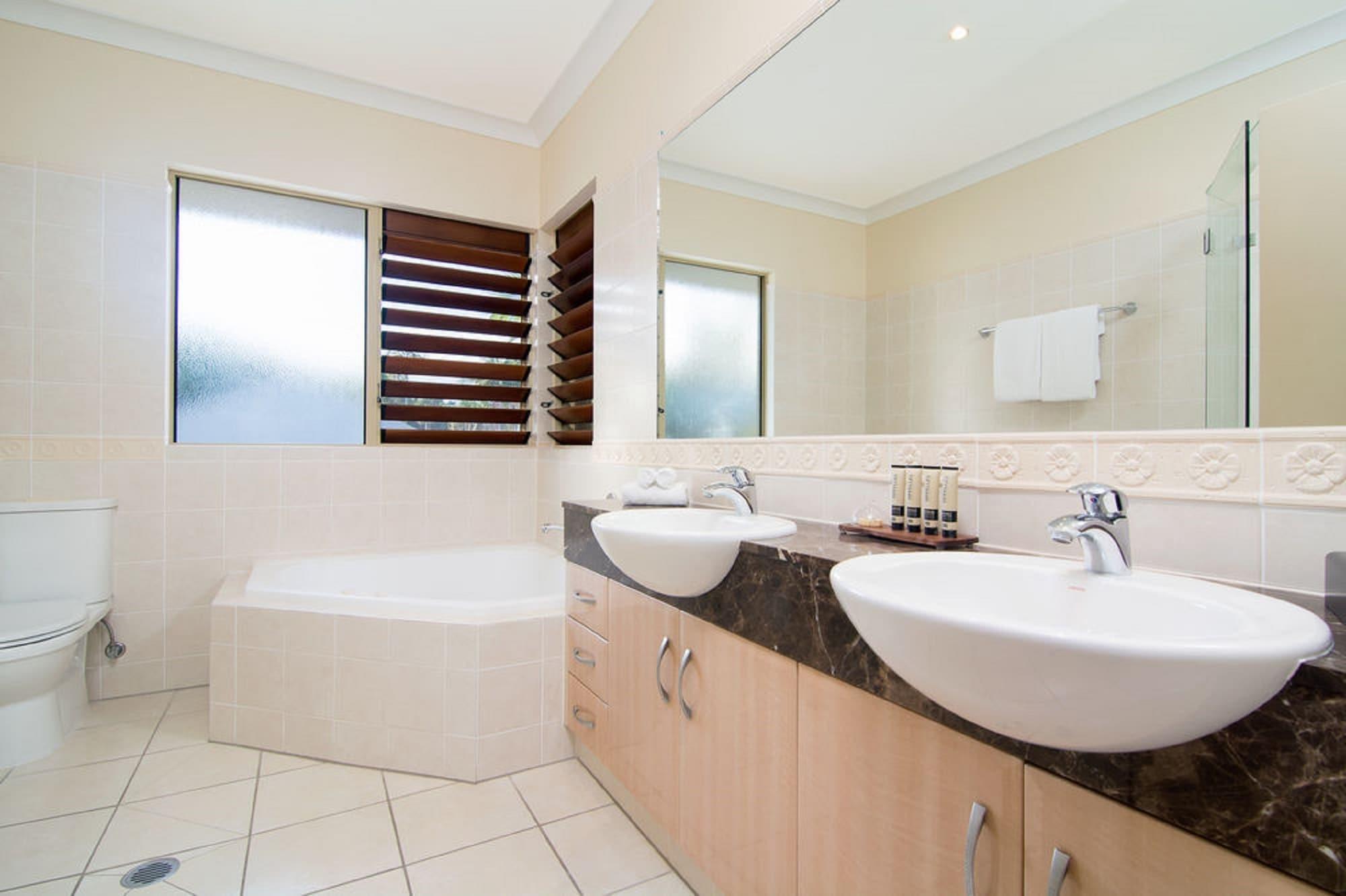 2 Bedrooms, Villa, Rainforest View