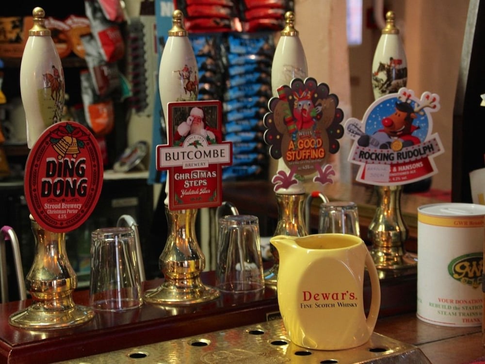 Crown and Trumpet Inn 31/43