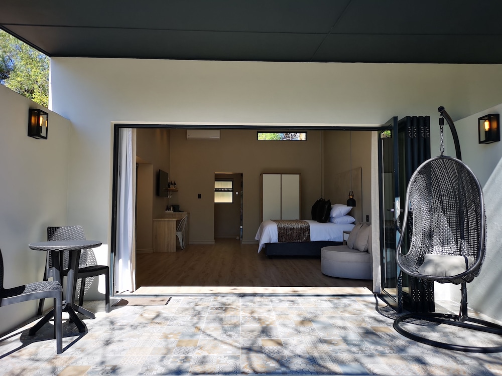HLANGANA LODGE 32/56