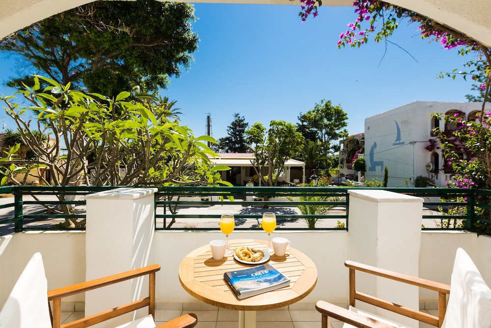 Trefon Hotel Apartments and Family Suites 57/73