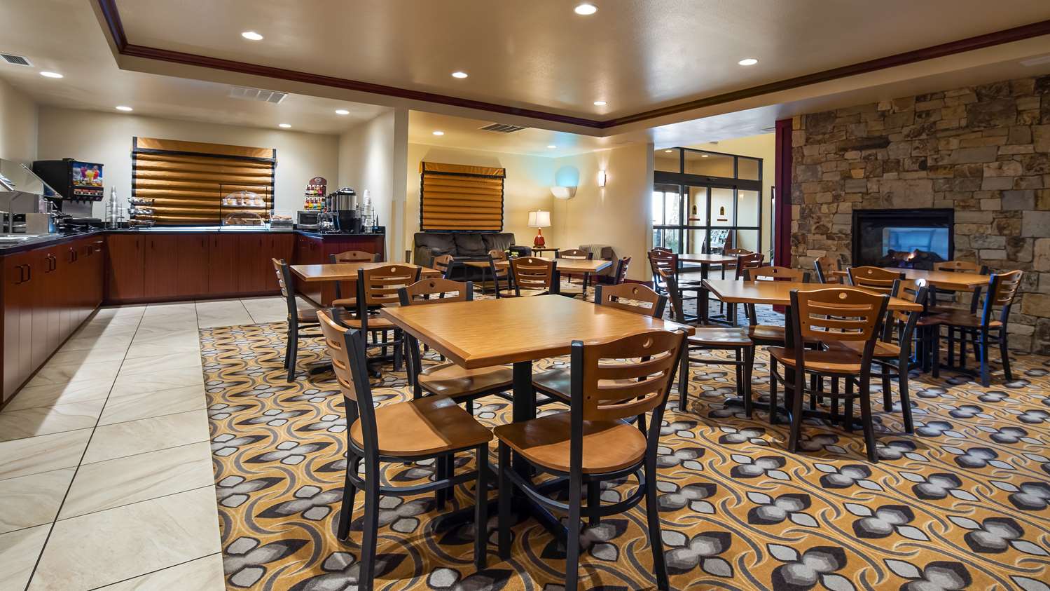 Best Western Shelby Inn Suites 17/26