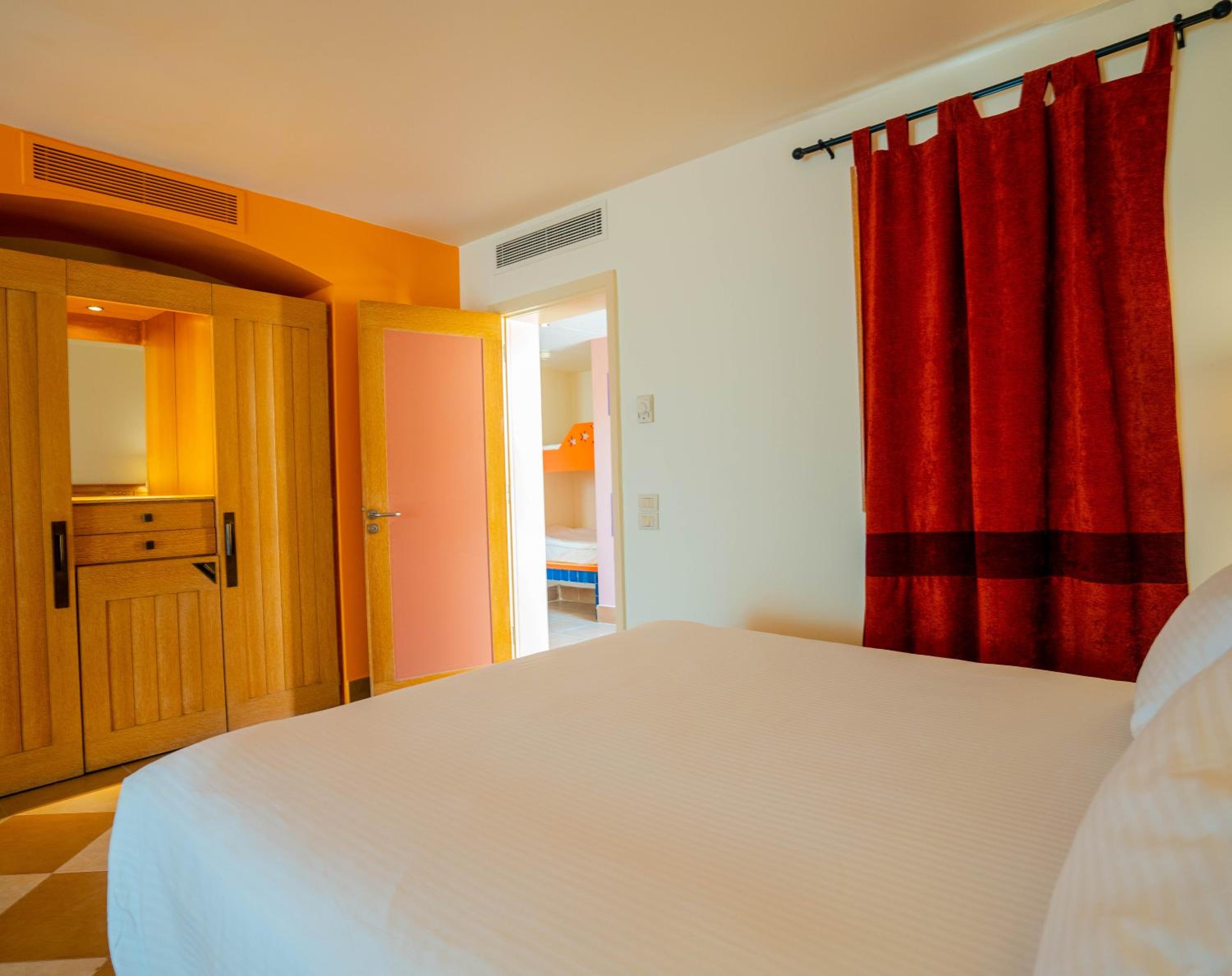 Standard, Double Bed, Pool Side, Palm Wing