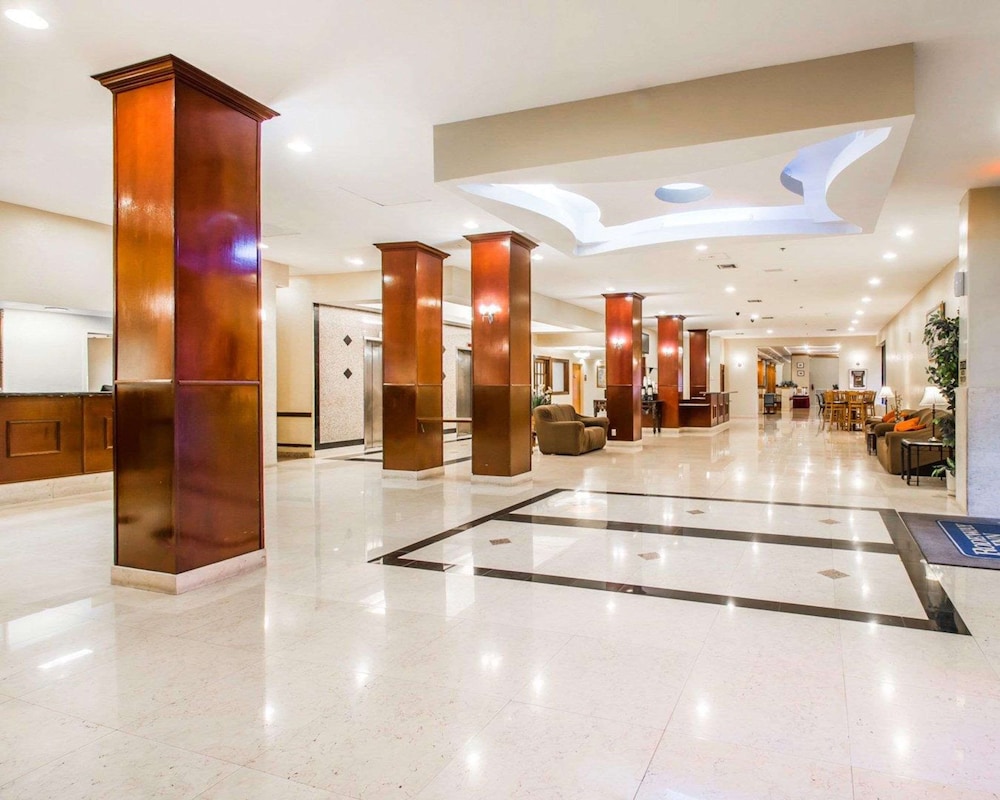 North Miami Beach Gardens Inn & Suites 39/42