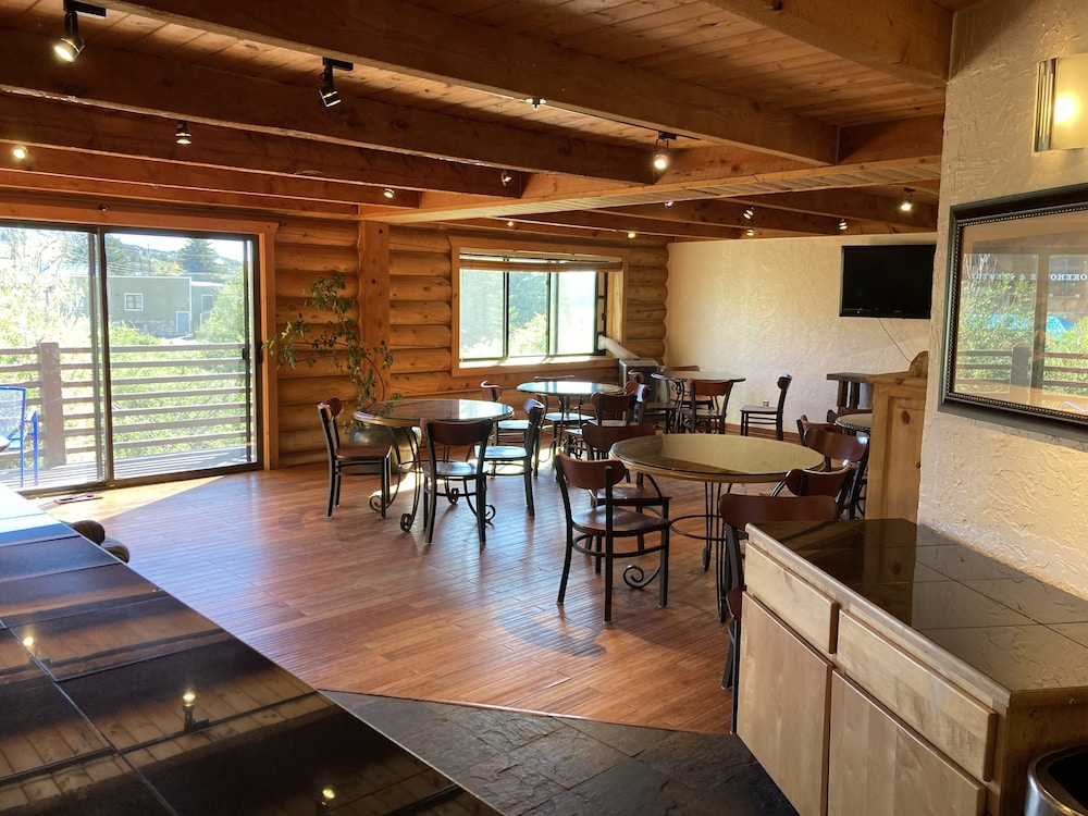 The Boulder Creek Lodge 52/64