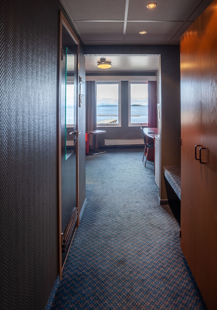 F2 Hotel 14/26