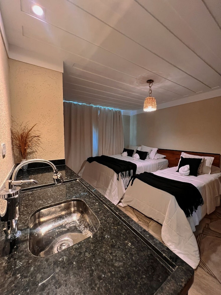 Pier Beach Hotel 34/68