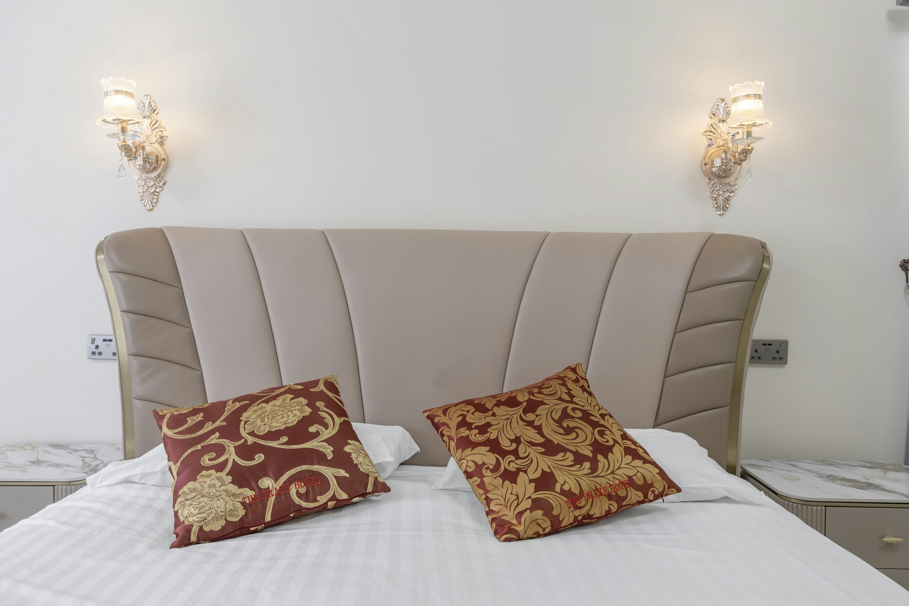 The Drake Hotel Plymouth 32/48