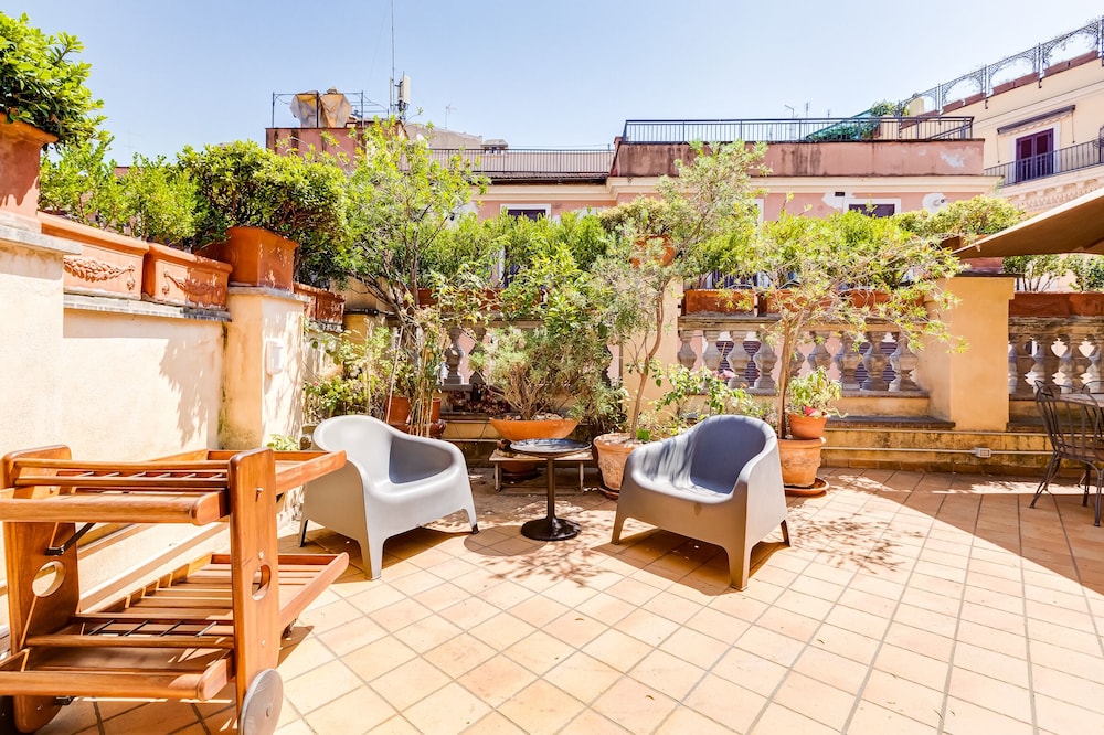Colosseum Terrace Apartment 35/50