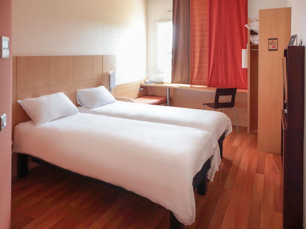 Ibis Albert 14/43