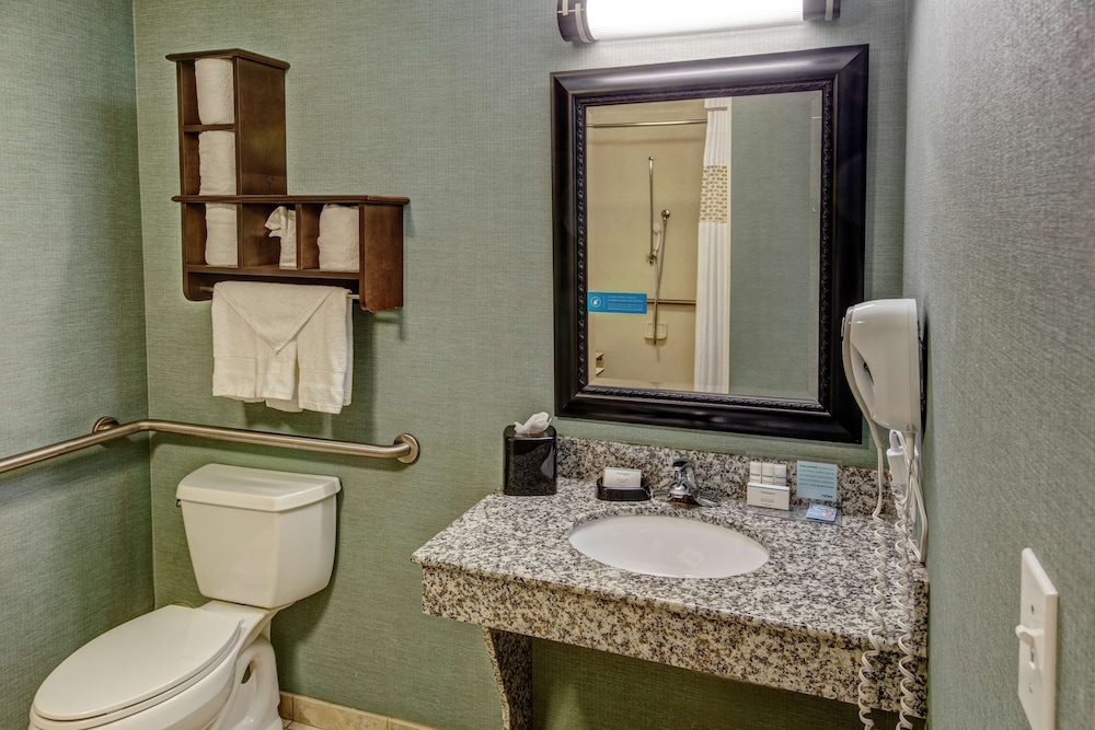 Hampton Inn Suites Birmingham 280 East Eagle Point 20/62