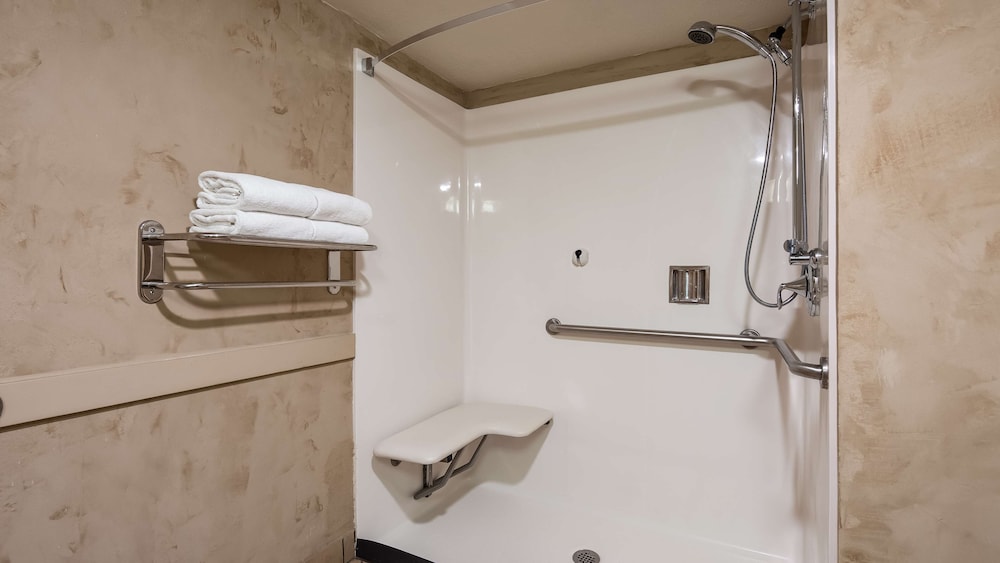 Best Western Plus Raton Hotel 9/43