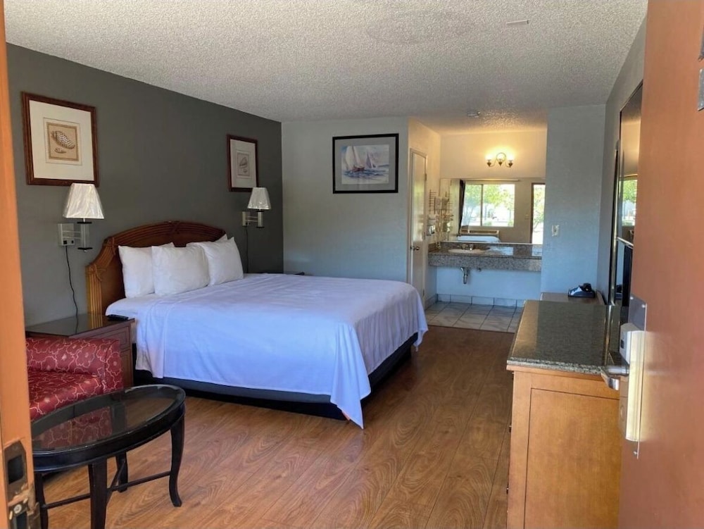 Casa Blanca Hotel & Suites Azusa 17/37