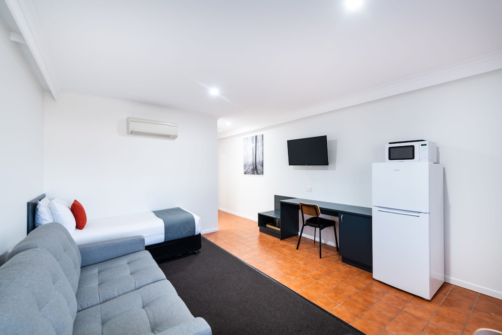 Leagues Motel Queanbeyan 25/50