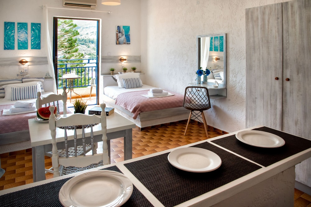 Amazona Apartments 48/50