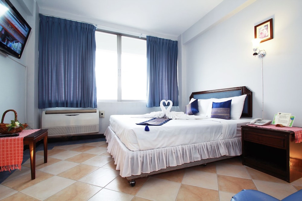 YMCA International Hotel 18/63