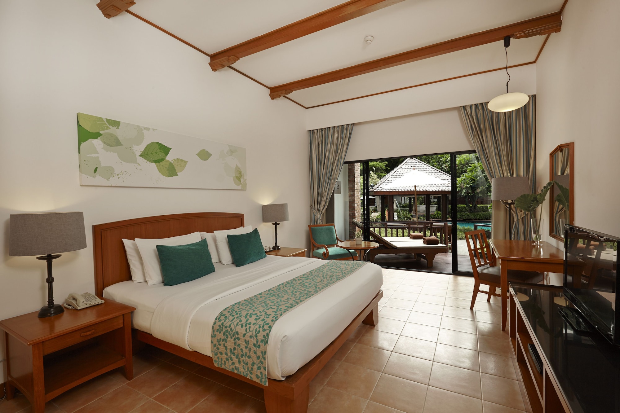 DELUXE, TERRACE