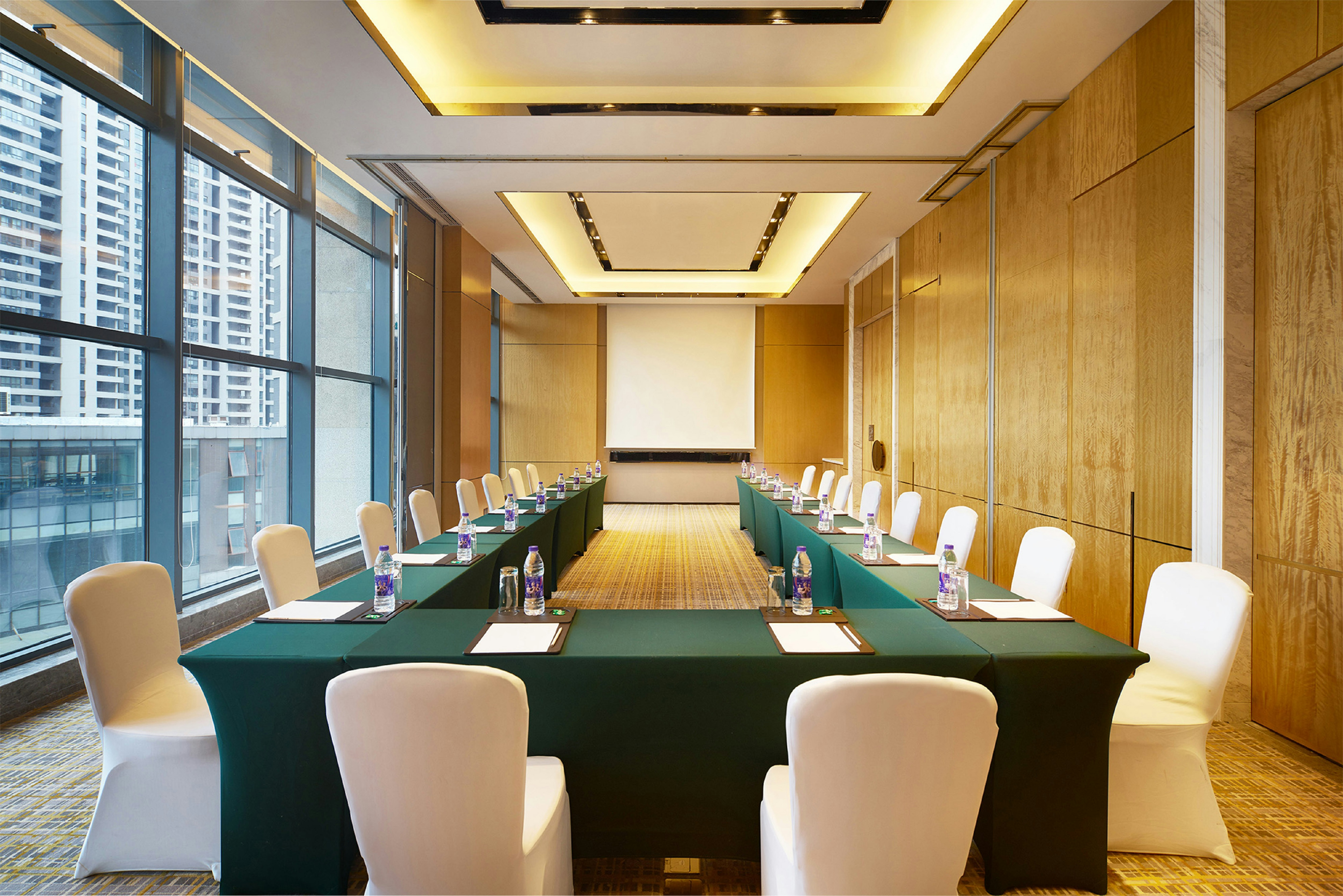 DoubleTree by Hilton Ningbo Beilun 53/58