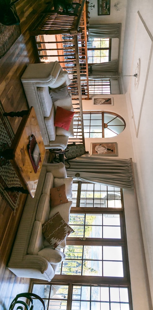 Moncrieff Manor 18/27