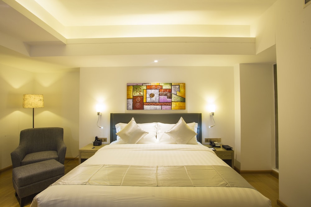 Golden Tulip the Grandmark Dhaka 21/60