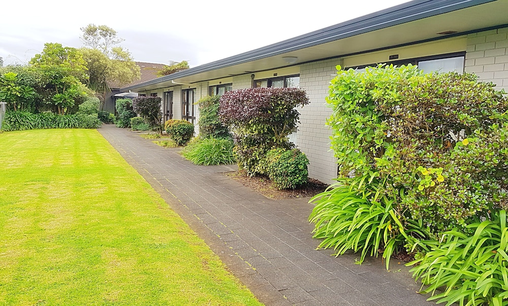 Garden Inn Airport 40/50