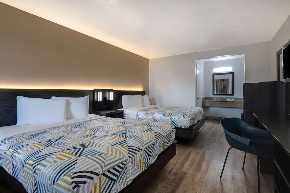 Motel6 Buttonwillow, CA - Central 12/50