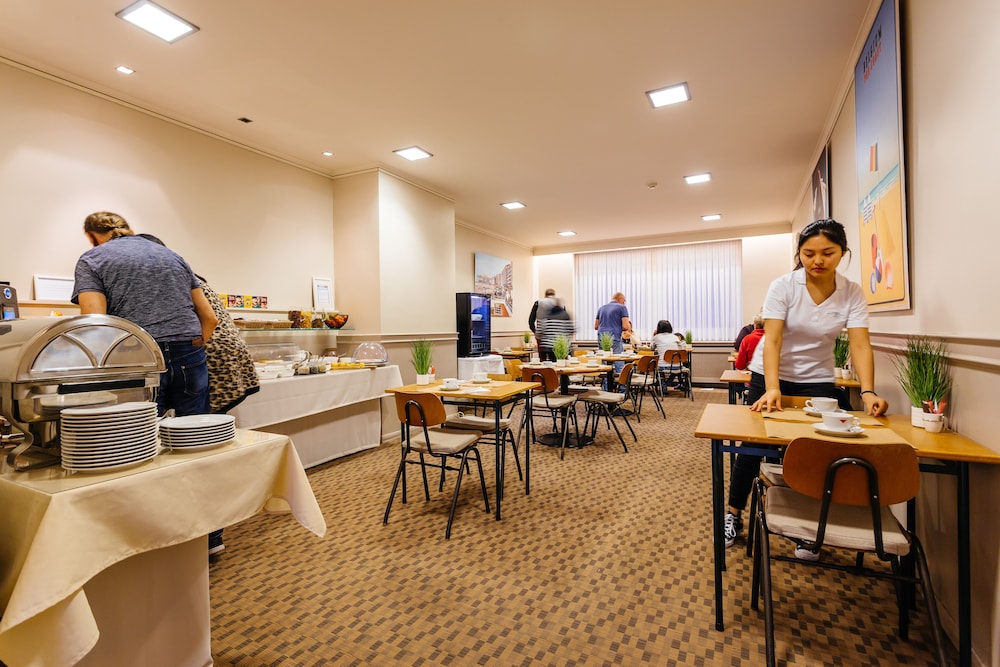 Hotel Prado 49/68
