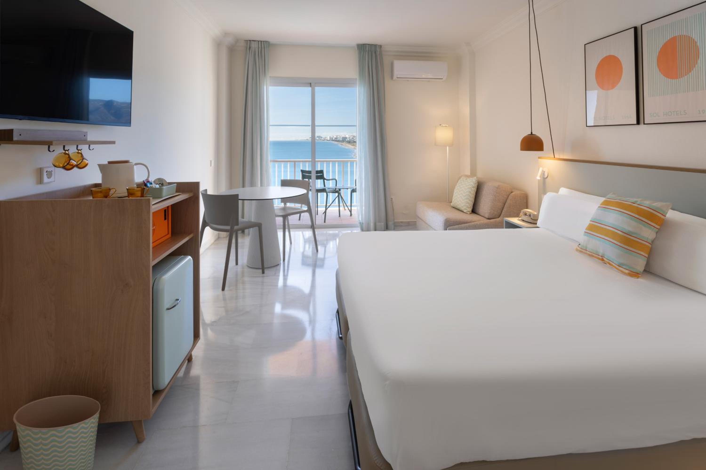 Sol, 2 Double Beds, Sea Front