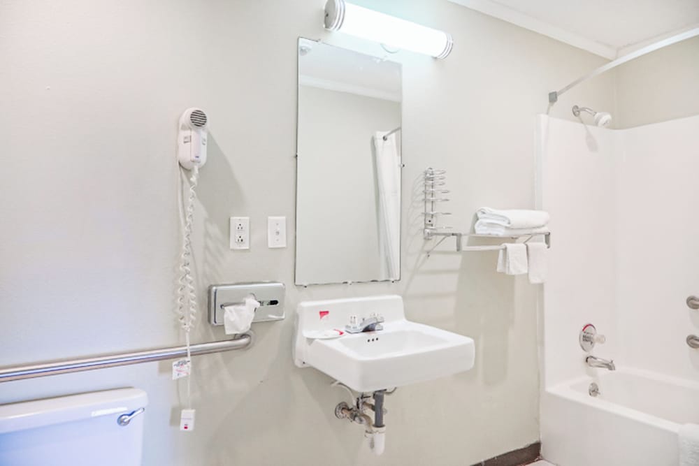 Economy Inn by OYO Ashburn I-75 52/54