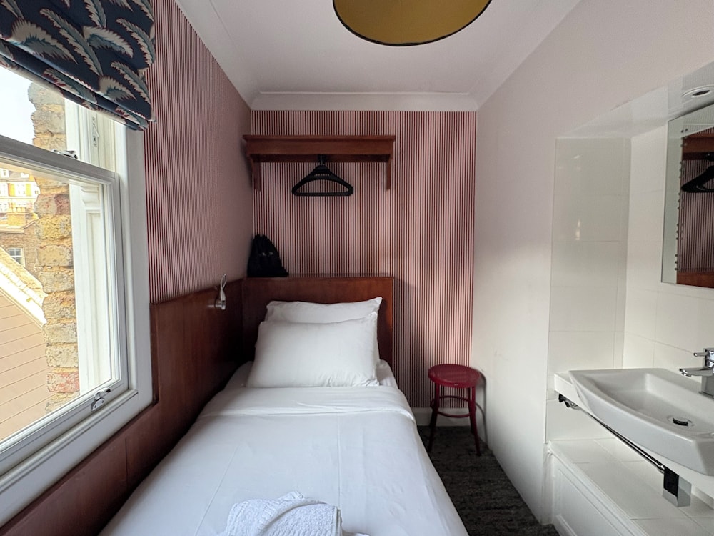 St. David's Hotels 12/50
