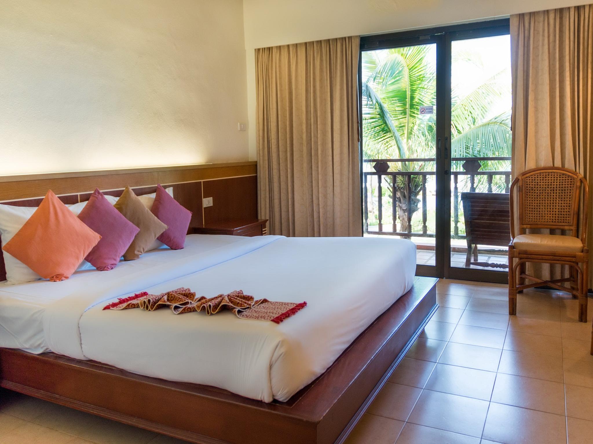 Deluxe, Sea View