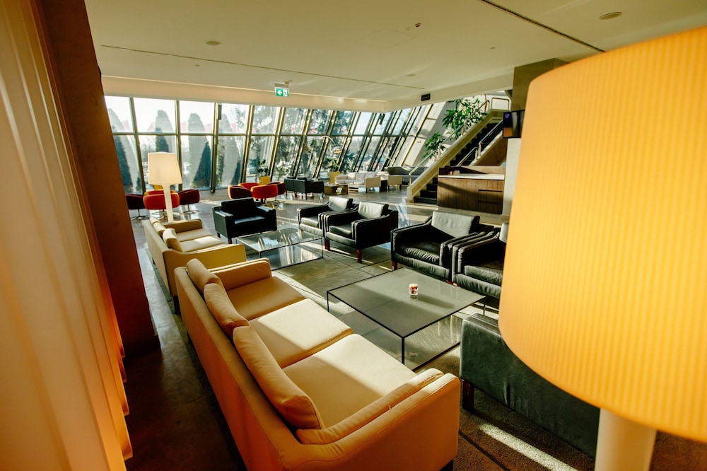 Crowne Plaza Belgrade 38/85