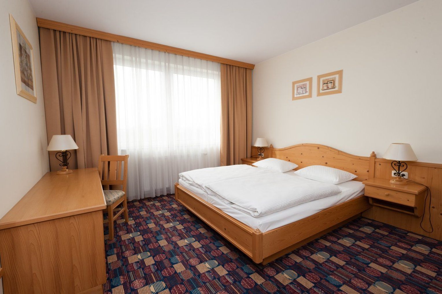 HOTEL PARTNER 6/25