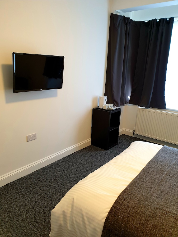 Wanstead Hotel 22/33
