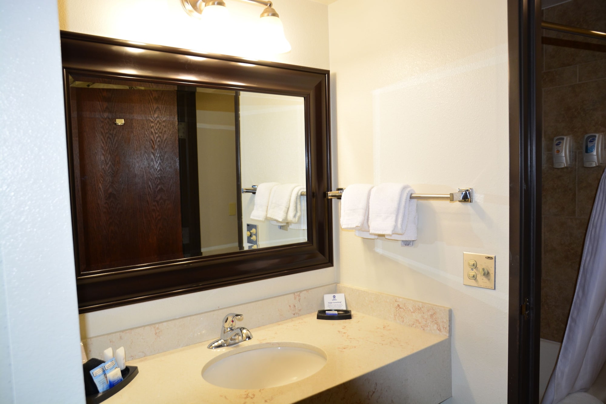 Family Suite, 2 Queen Beds, Best Western Red Hills 5/7