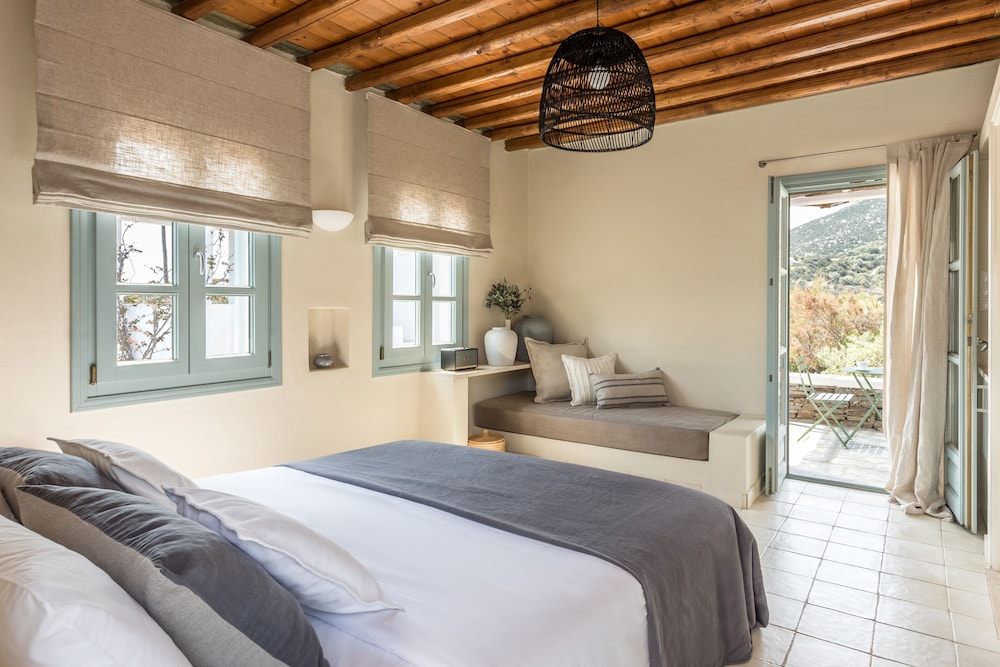 Verina Suites 4/50