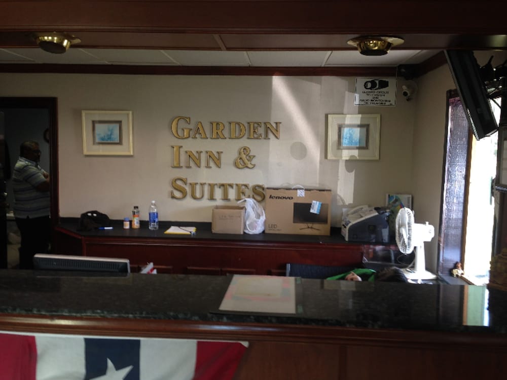 Garden Inn & Suites 19/28