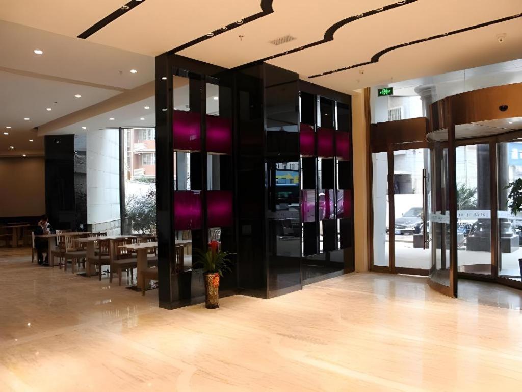 Lavande Hotel (Changsha High-speed Railway Station Shumuling) 34/41
