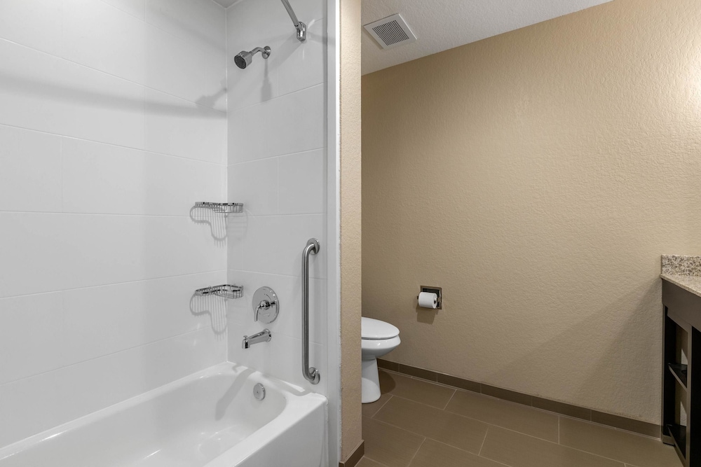 Comfort Inn & Suites Cedar Rapids Cid Eastern Iowa Airport 14/44