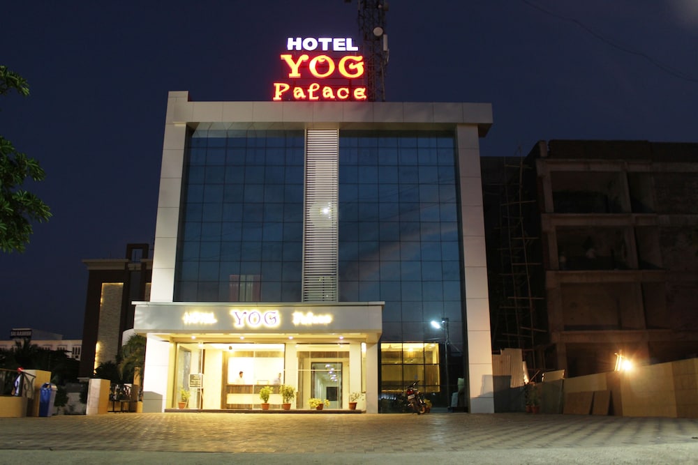 Hotel Yog Palace 3/50
