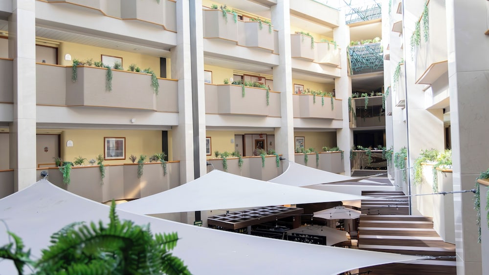 Hotel Abastos Plaza 7/68